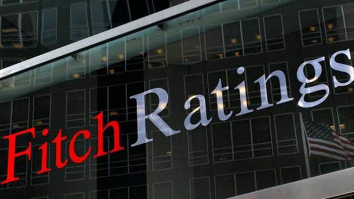 Telediario 1 - Fitch eleva un escalón la nota de la deuda de España hasta BBB+, con perspectiva estable