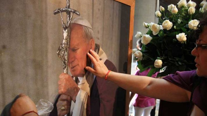 Telediario 1 - Fundamentales en la transformación de la Iglesia