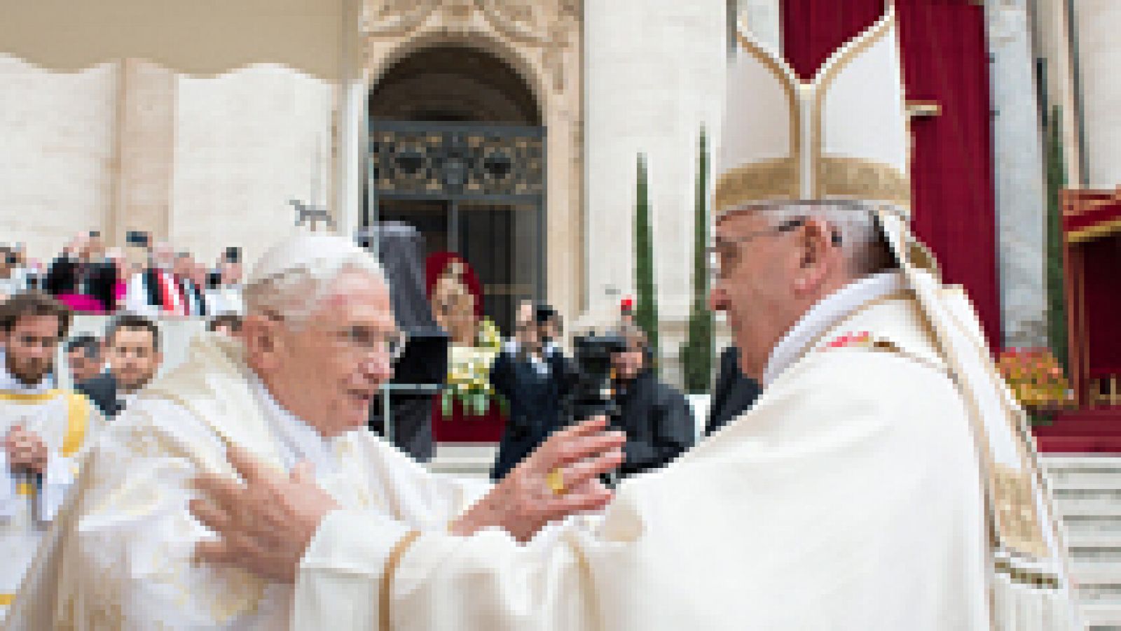 Telediario 1: Francisco canoniza a Juan Pablo II y Juan XXIII | RTVE Play