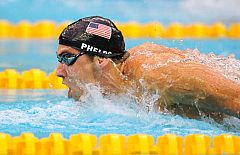 Phelps logra su cuarto oro y un nuevo récord del mundo