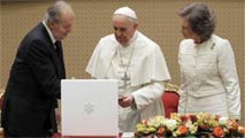  Primera audiencia privada del Papa Francisco a los Reyes