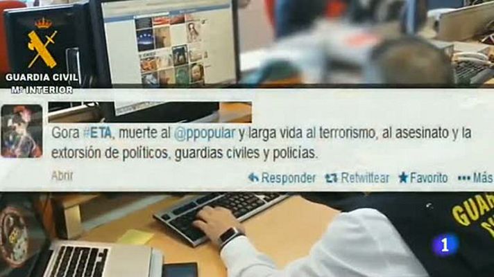 Telediario 1 - Detienen a 17 personas en seis comunidades por enaltecimiento del terrorismo en la red