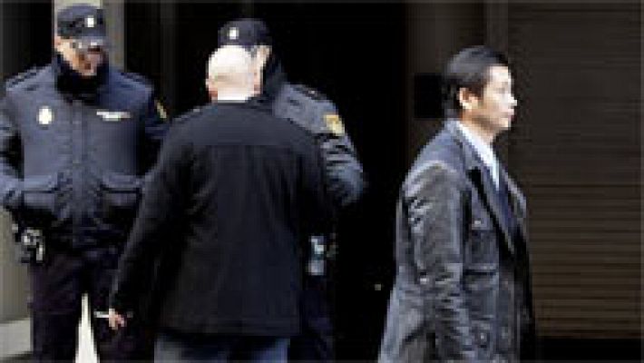 El juez Moreno imputa a nueve agentes por su relación con la mafia de Gao Ping