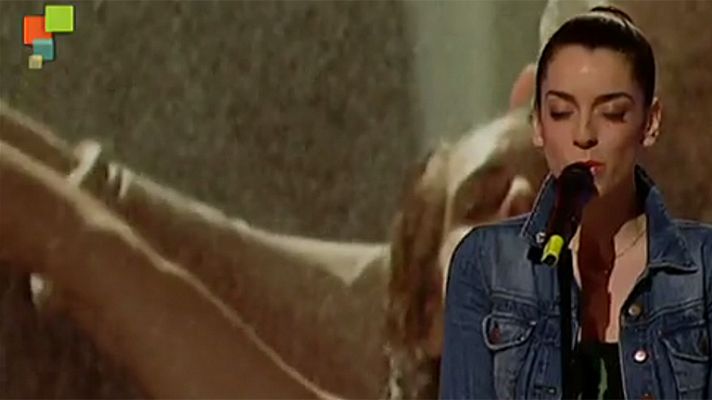 Entre todos - Ruth Lorenzo canta 'Dancing in the rain' en 'Entre todos'