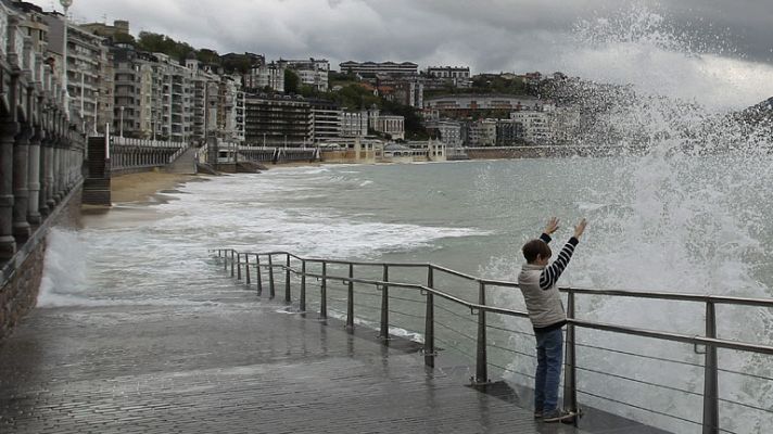 El tiempo - Muy nuboso con lluvias en el norte y en Cataluña