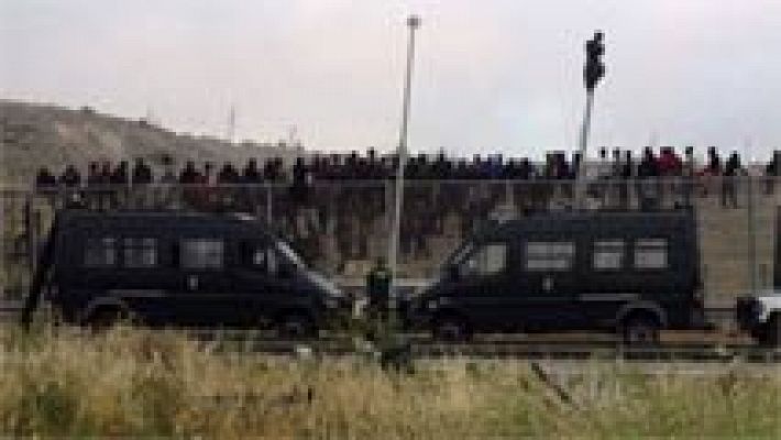 Decenas de inmigrantes logran entrar en Melilla tras  un salto a la valla