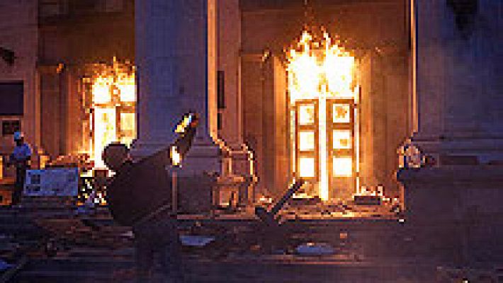 Más de 30 muertos al incendiarse un edificio en los disturbios en Odessa