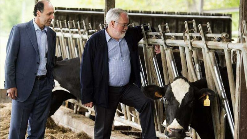 Arias Cañete valora el trabajo del Gobierno en la defensa del sector primario 