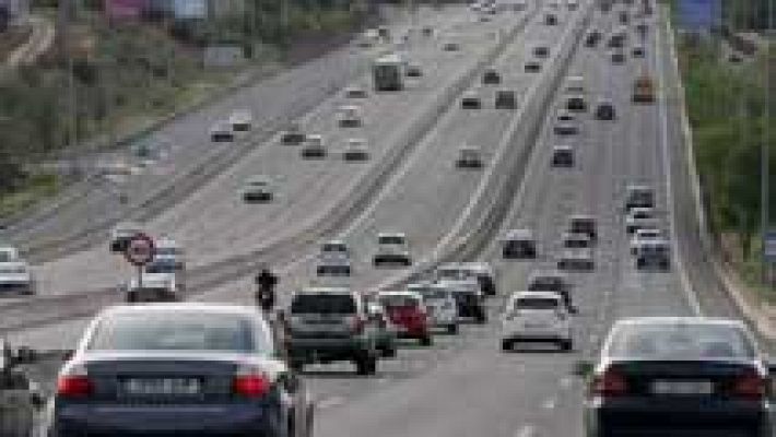 Telediario 1 - Operación especial de Tráfico este Puente de Mayo