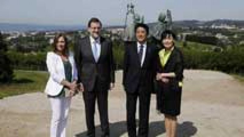 Mariano Rajoy recibe en Santiago de Compostela a Shinzo Abe, primer ministro japonés