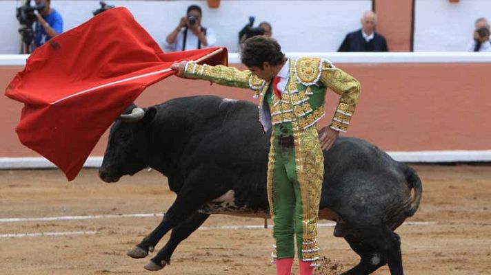 Telediario 1 - Vuelta a los ruedos de José Tomás
