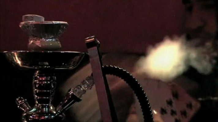 Telediario 1 - Marruecos declara la guerra a las pipas de tabaco