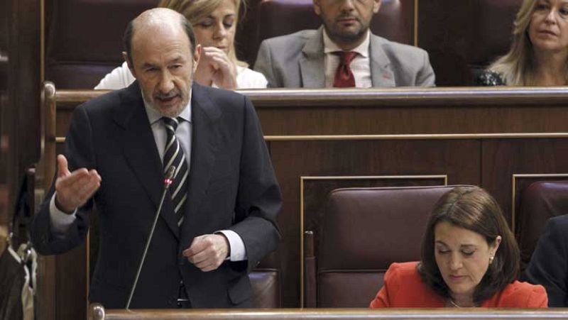  Rubalcaba y Rajoy se han lanzado reproches en torno al paro