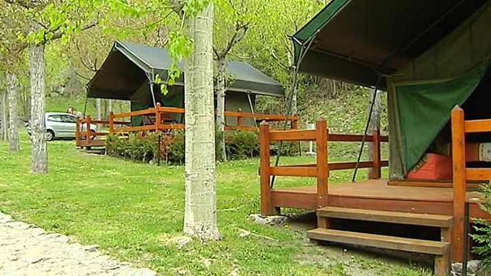 Telediario 1 - Llega el "glamping"