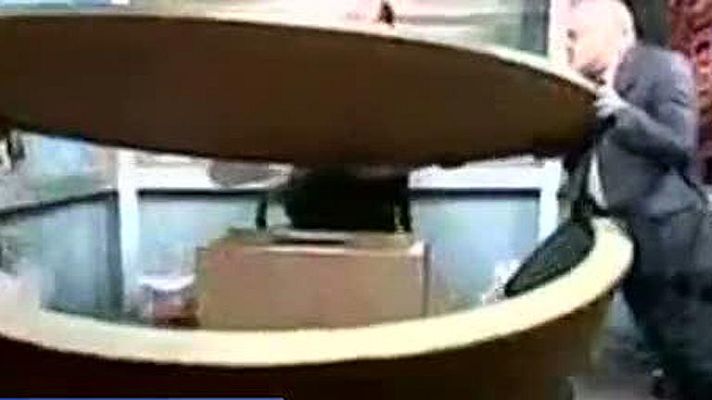 Telediario 1 - Enfrentamiento a golpes en la televisión jordana por Siria