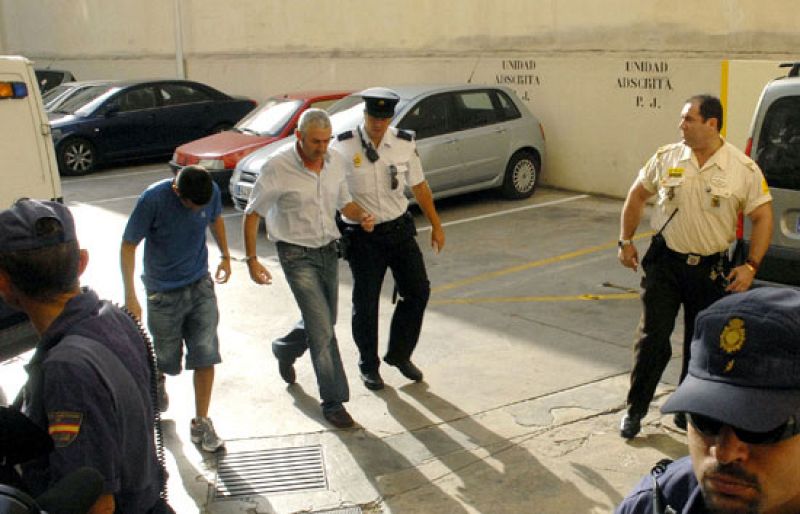 Tres detenidos por su presunta implicación en una trama de corrupción en el Consorcio Joven de Baleares han pasado hoy a disposición judicial. 