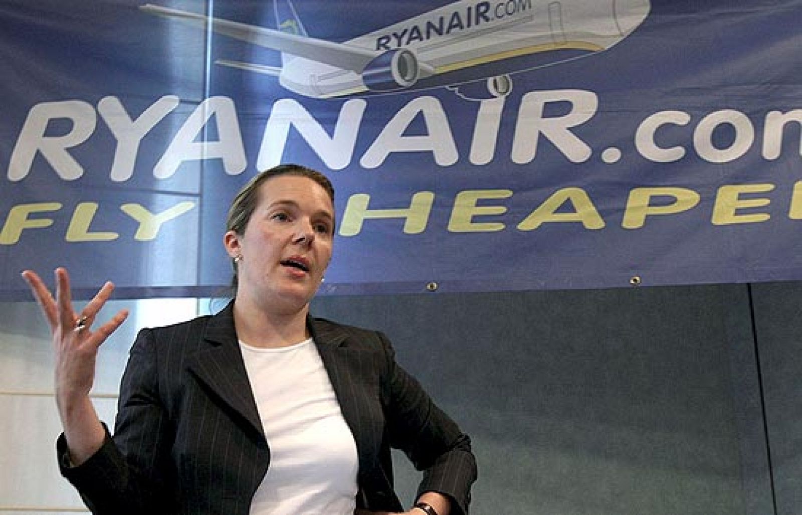 Ryanair confirma que anula los billetes comprados fuera de su web