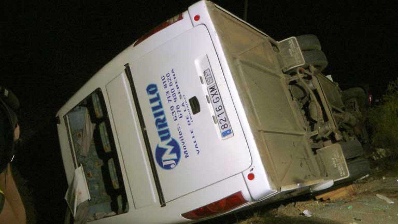 La guardia civil analiza las causas del accidente mientras que el conductor de la retroexcavadora ha sido detenido