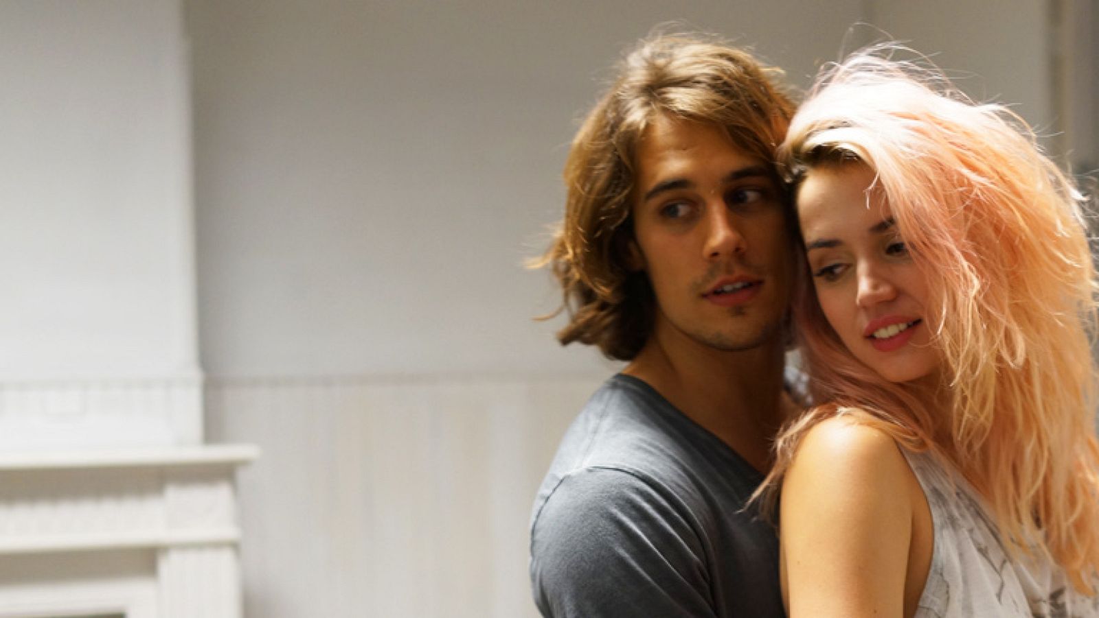 Así se hizo 'Por un puñado de besos', la nueva película de Martín Rivas y Ana de Armas | Ver