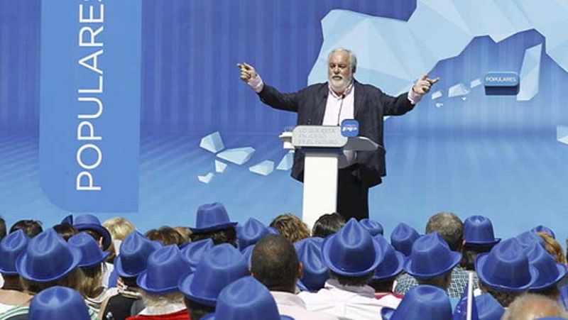 Cañete defiende las reformas ante Rubalcaba: "No es lo mismo ser la solución que el problema"