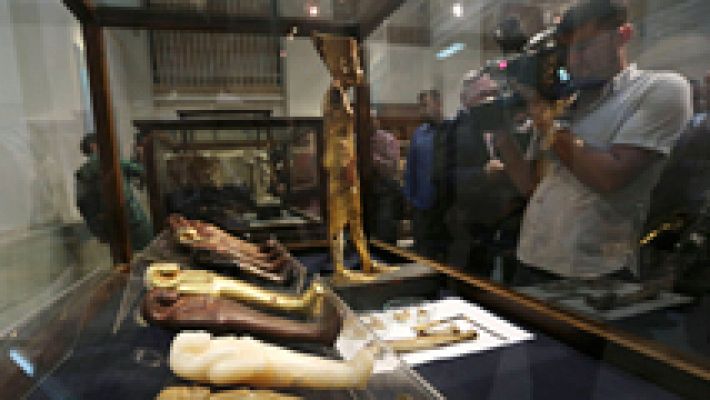 Egipto abre una exposición con decenas de objetos robados