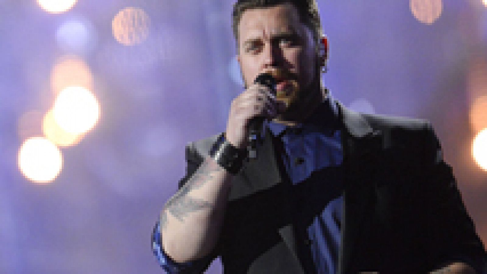 Carl Espen canta "Silent Storm" en representación de Noruega