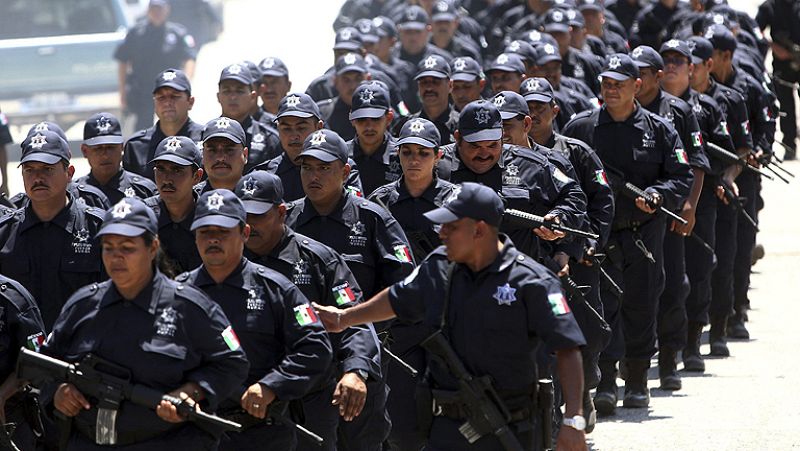 México legaliza a los autodefensas