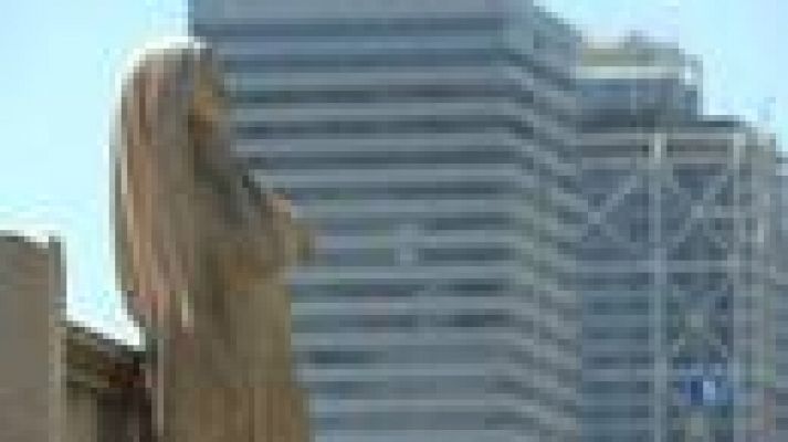 L'Informatiu - Panteons a la venda, petites obres d'art arquitectòniques