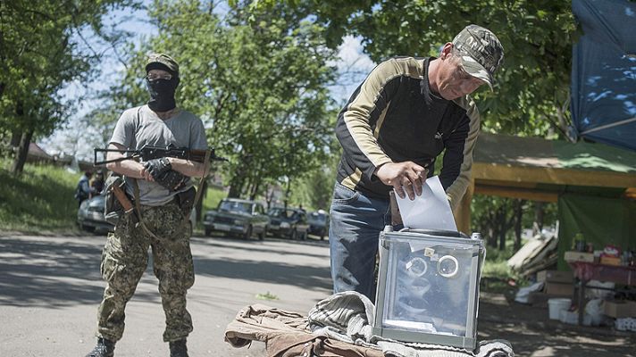 Telediario 1 - Consulta separatista en Ucrania