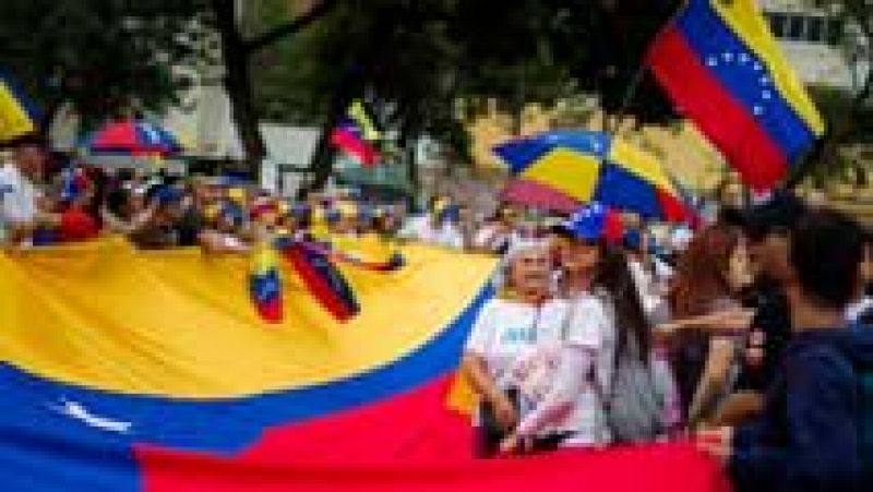 Nuevos enfrentamientos entre manifestantes y policías en Venezuela