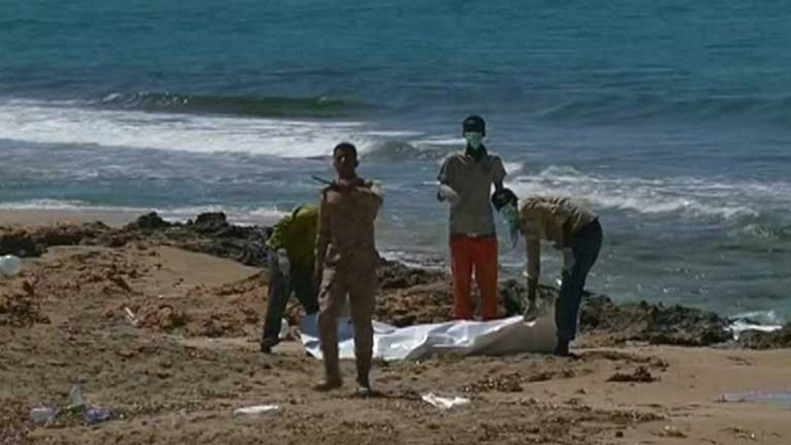 Al menos 40 inmigrantes han muerto en un naufragio a 50 kilómetros al este de Trípoli