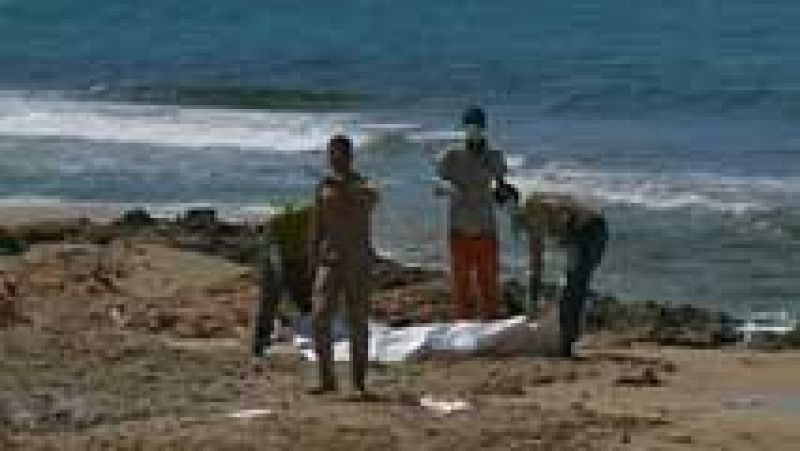 Al menos 40 inmigrantes han muerto en un naufragio a 50 kilómetros al este de Trípoli