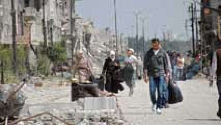 Telediario 1 - Miles de personas vuelven a la ciudad de Homs