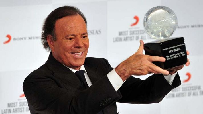 Telediario 1 - Julio Iglesias, premiado como el artista latino más exitoso