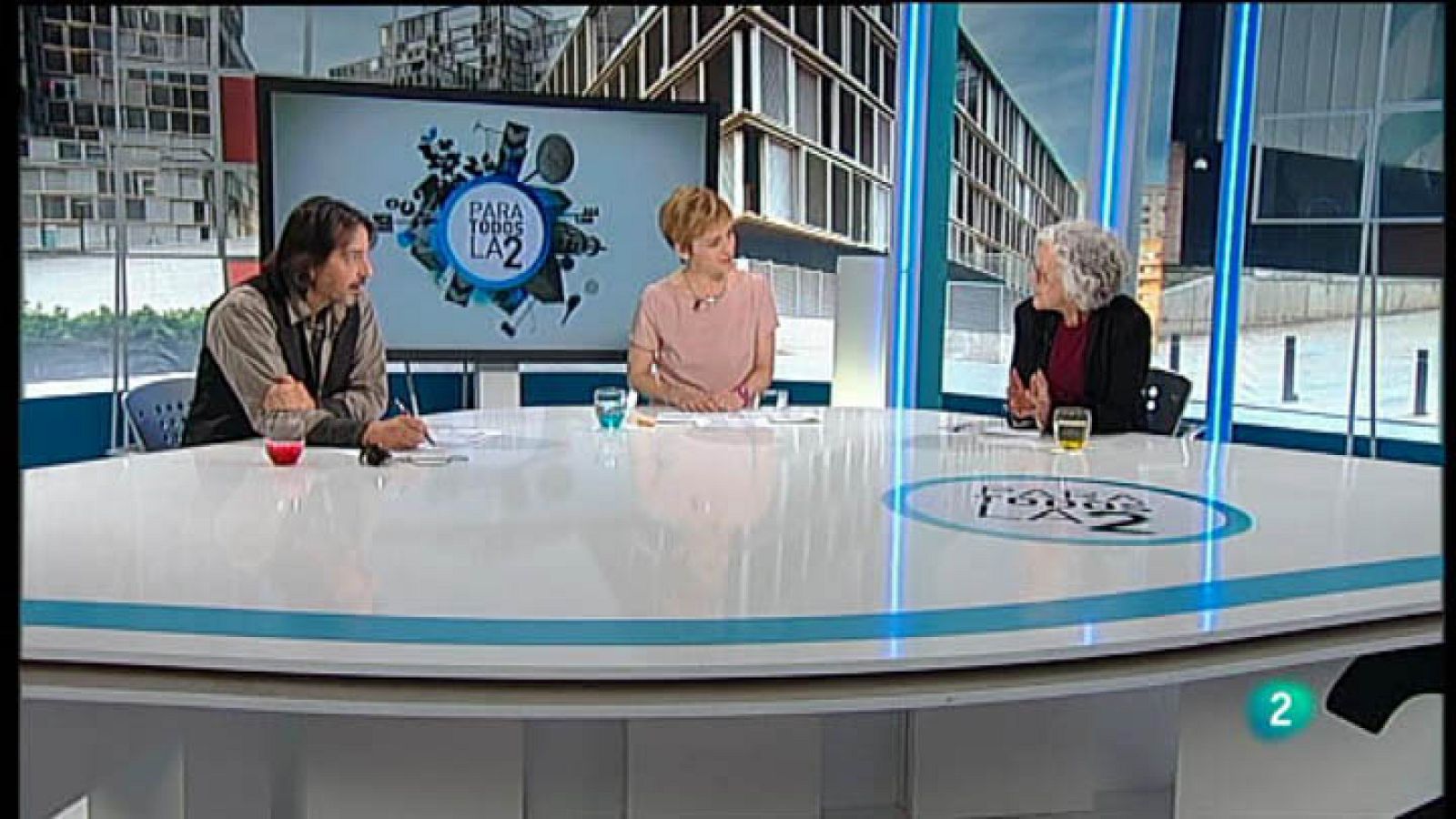 Para Todos La 2 - Debate: La igualdad en un mundo global