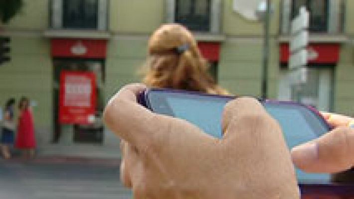 Telediario 1 - Comentarios en Twitter sobre el asesinato de Isabel Carrasco