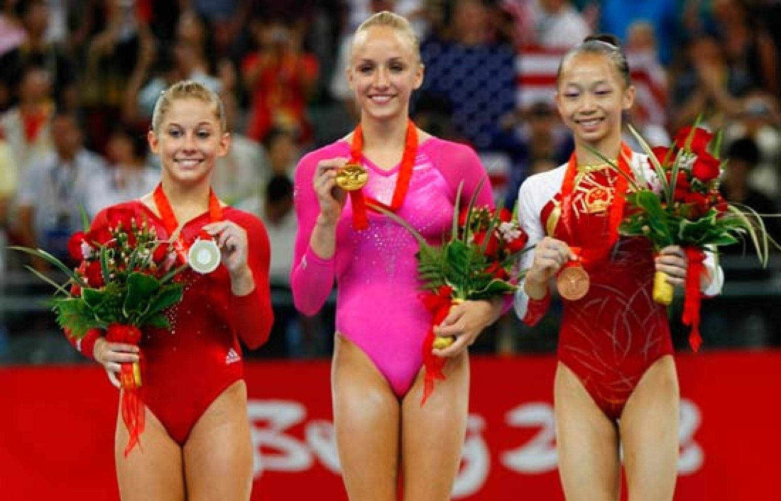 La gimnasta estadounidense Nastia Liukin se ha proclamado campeona  olímpica del concurso individual femenino de gimnasia artística de  los Juegos de Pekín, superando a su compatriota Shawn Johnson y a la  china Yang Yiling, que tuvieron que conformarse con las medallas de  plata y bronce, respectivamente.