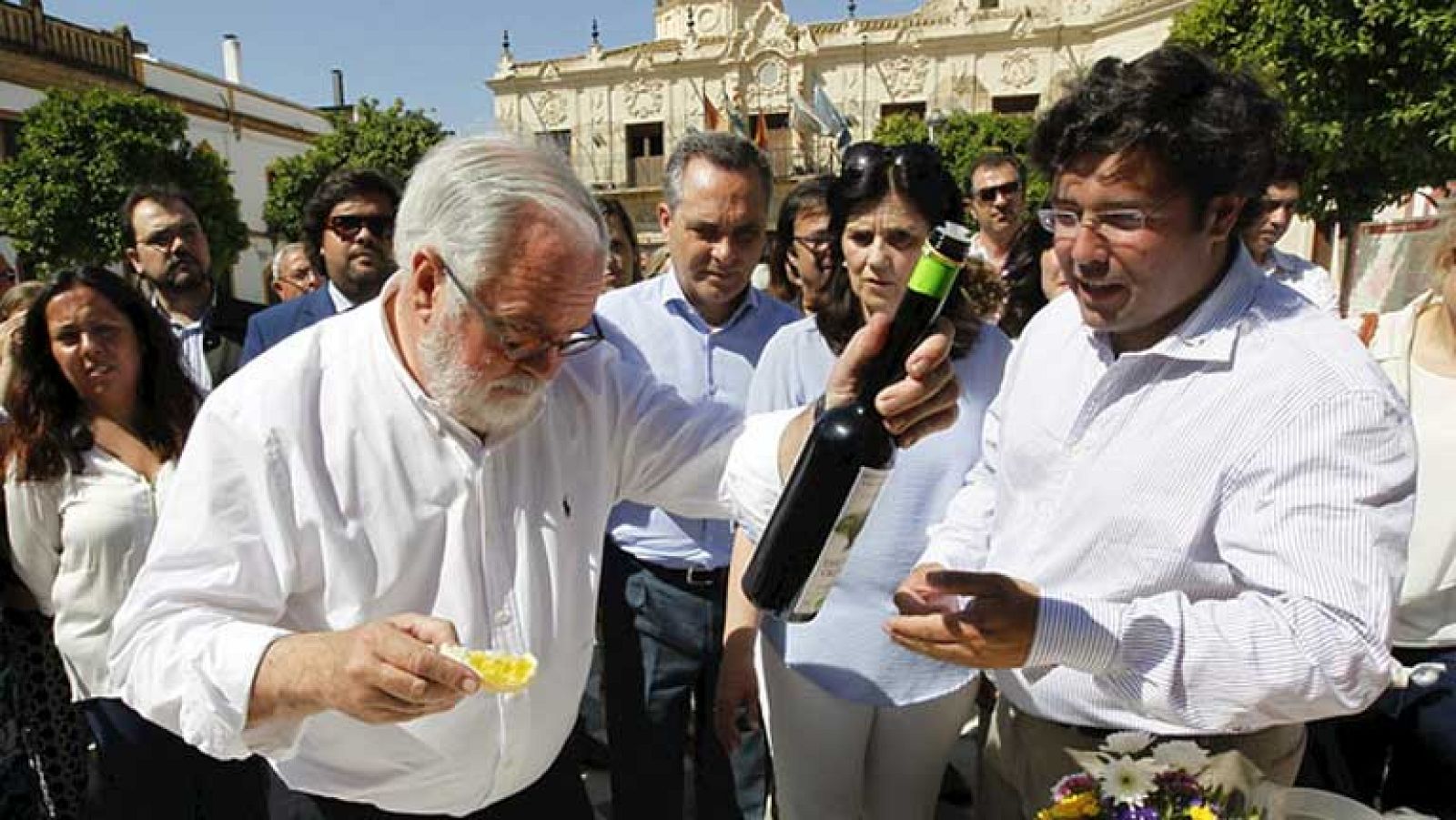 El candidato del PP Arias Cañete pide el voto para "el partido del campo español"
