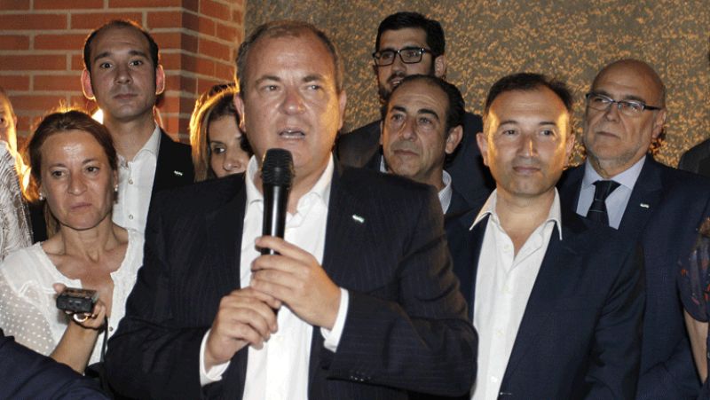 La moción de censura de Vara se rechaza con los votos en contra del PP y la abstención de IU