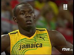 Usain Bolt se exhibe en la segunda ronda de los 100 metros