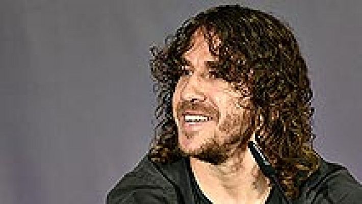 La plantilla del Barça acompaña a Puyol en su adiós