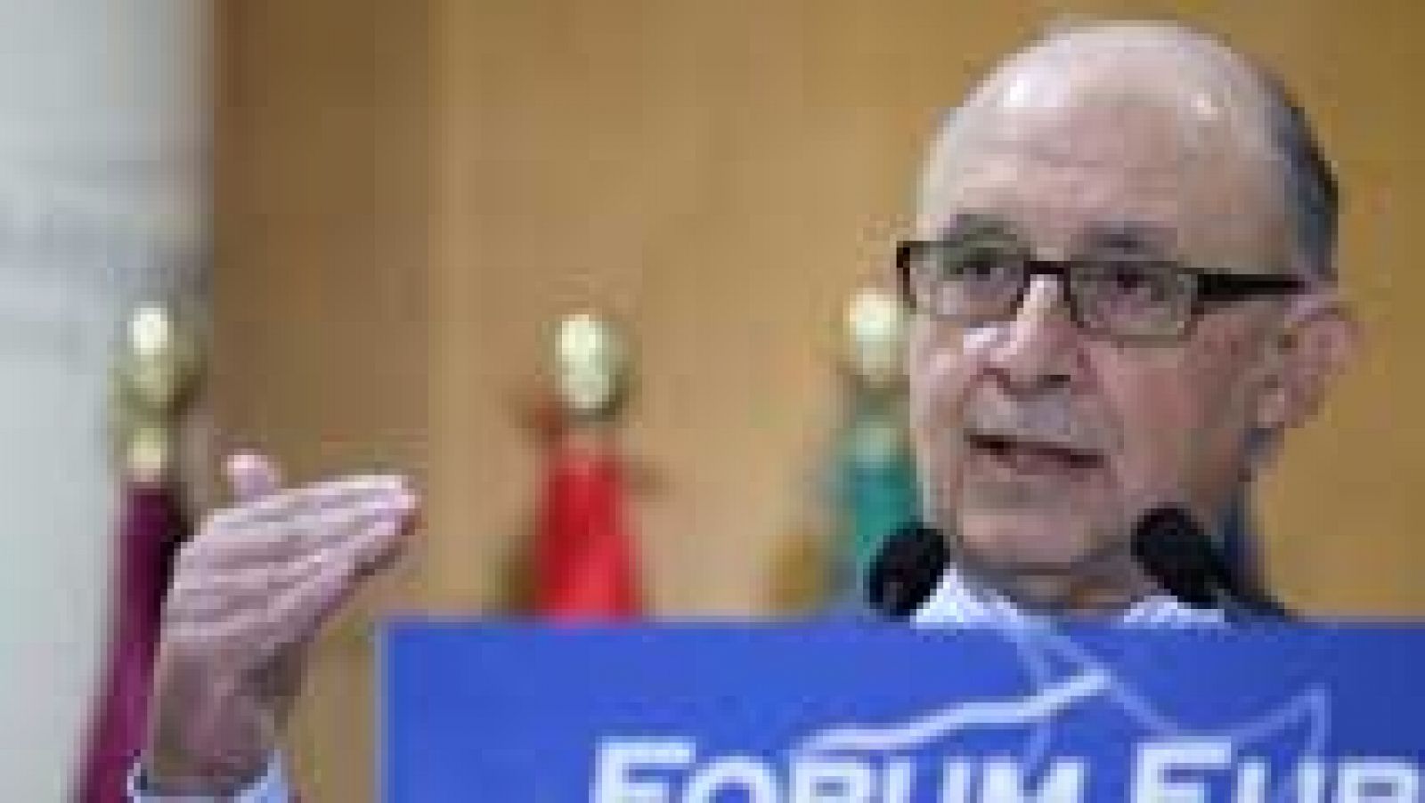 Montoro anuncia que el IRPF tendrá, como máximo, cinco tramos y que bajará Sociedades