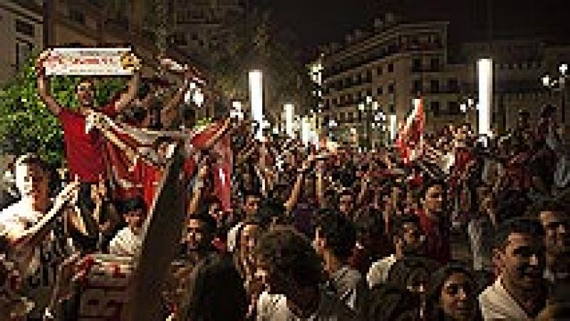 La victoria en la tanda de penaltis significaba el cuarto título europeo para el Sevilla y la explosión de júbilo de los aficionados sevillistas.