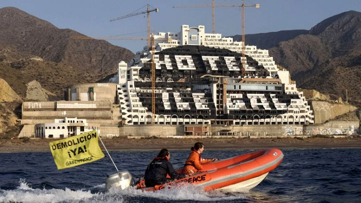 Telediario 1 - Vecinos de Carboneras piden que el Algarrobico se abra