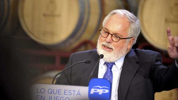 Telediario 1 - Según Arias Cañete, debatir con una mujer es más complicado