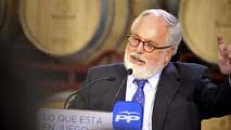 Arias Cañete afirma que debatir con una mujer "sin parecer machista", es "complicado"