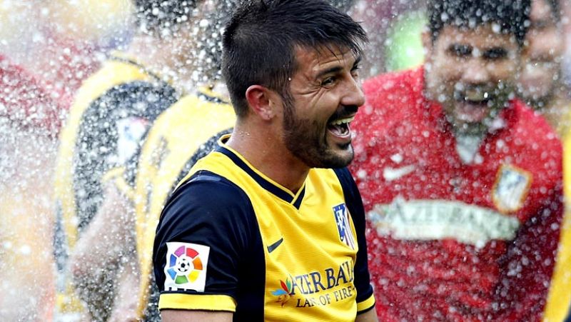 David Villa, delantero del Atlético de Madrid, afirmó hoy, tras conseguir ganar la Liga en el Camp Nou, que su entrenador, Diego Simeone, "es la clave, la garra y el reflejo" donde se miran todos los jugadores del conjunto rojiblanco.