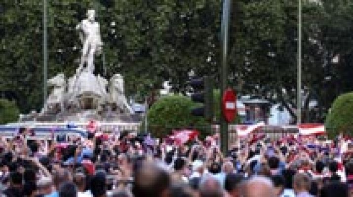 Telediario 1 - Neptuno arde y explota con la "Décima" del Atlético