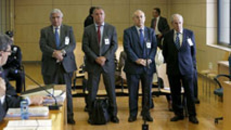 Cuatro exdirectivos de Caixa Penedés van a juicio por sus pensiones millonarias