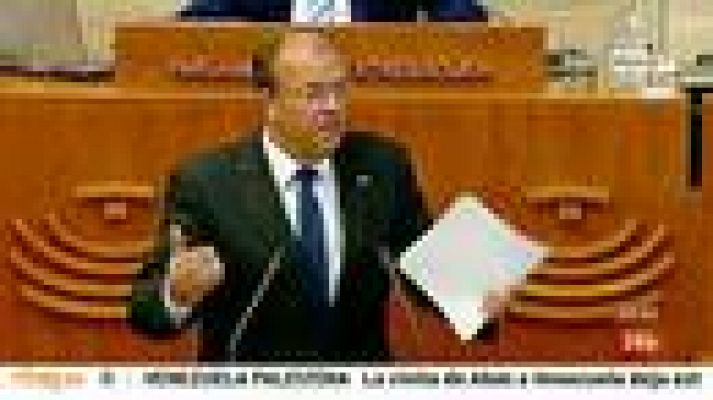 Parlamento - No a la moción de censura extremña